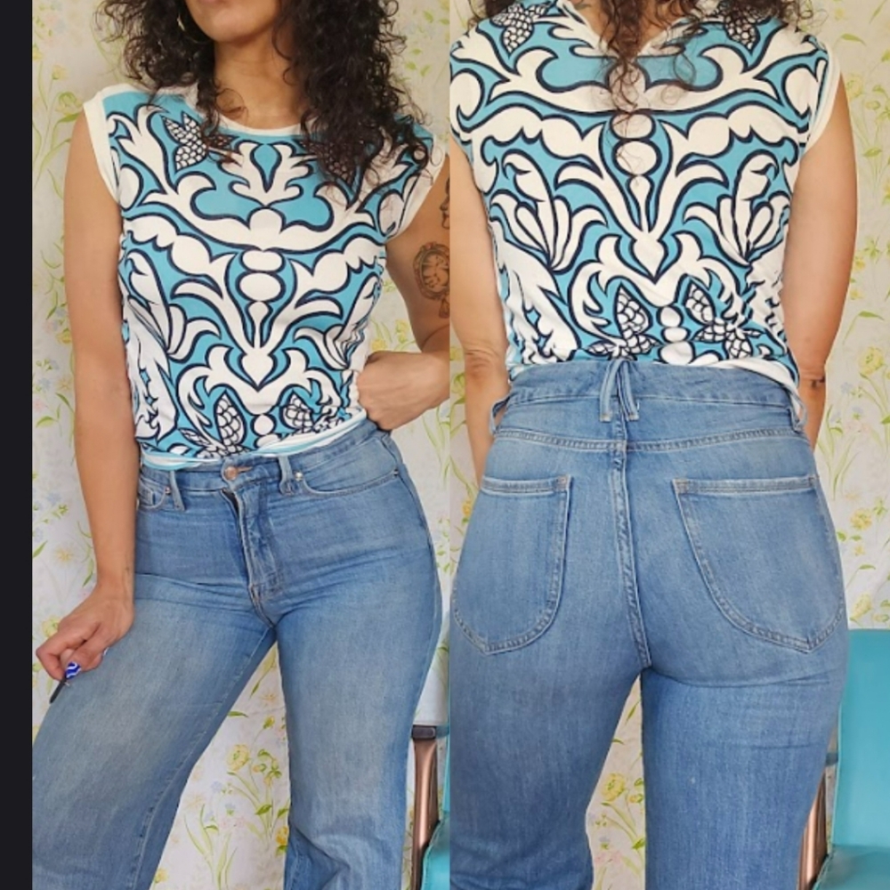 Light Poly Blend 1970s Tank Back Button EnclosureSymmetrical Baby Blue Print